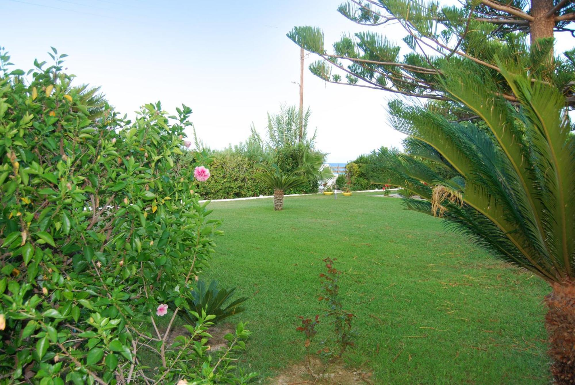 Villa Akrata Exterior photo