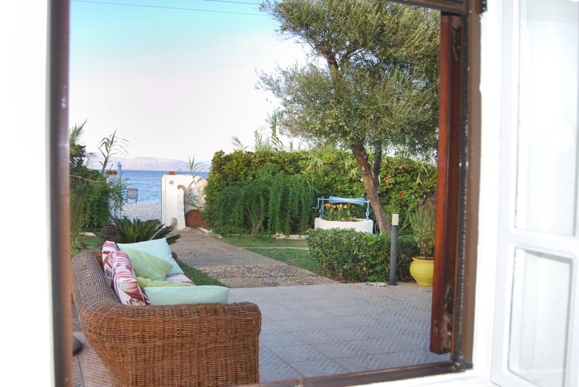 Villa Akrata Exterior photo